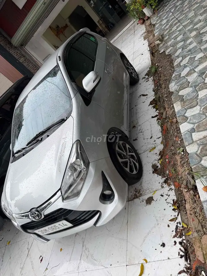 Toyota Wigo 2023 МКПП Серебристый 110000 км
