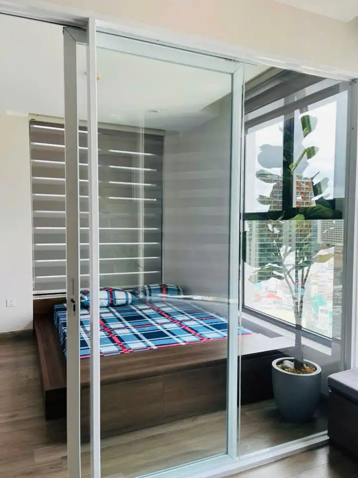 Квартира в центре, комплекс HUD, 65м, 2 спальни