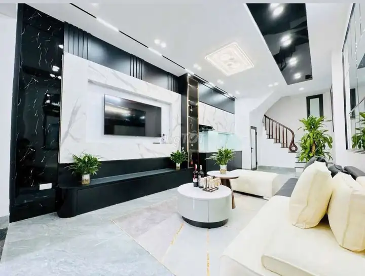 Дом в Кхюанг Труонг, Тхань Сюань, 33 м², 4 этажа, 4 спальни