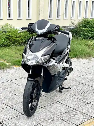 Воздушный клинок Honda 2010 черный, серебристый
