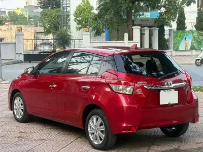 Toyota Yaris G 2015 красная, импорт 12/2015, отличное состояние