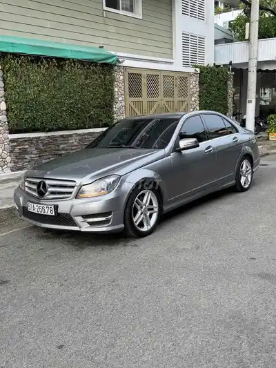 Mercedes C300 AMG 2011 серебристый серый 100 тыс. км