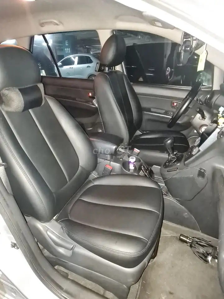 Kia Carens 2.0 MT 2016 механика серебристый