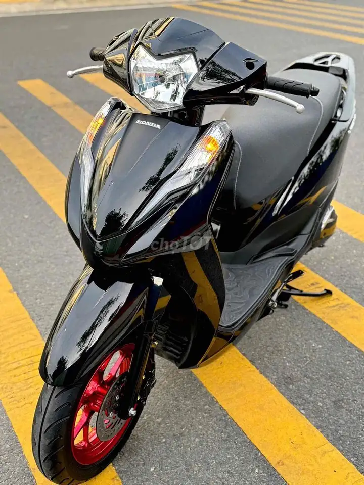 Honda Lead 125 2019, черный, оригинал 100%, документы в порядке