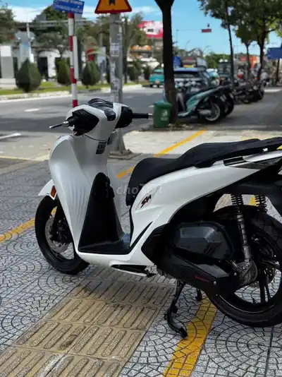 Honda SH 2022 белый супер красивый, тихий мотор, есть рассрочка