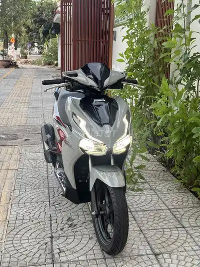 Honda Air Blade 125 2024 Sport 1150 км серо-красный