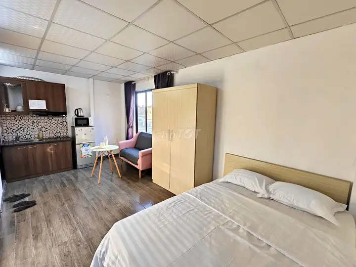 Студия 28м², полностью меблирована, балкон, Дой Кан, Бадинь