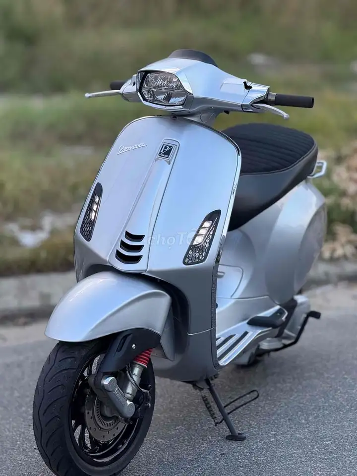 Piaggio Vespa Sprint iGet ABS серебристый