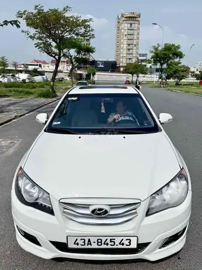 Hyundai Avante 2011 Автомат Белый