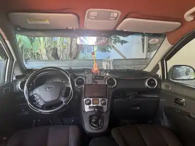 Kia Carens 2015, МКПП, белый, 7 мест