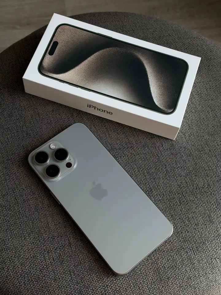 iPhone 15 Pro Max Natural Titanium 256 ГБ