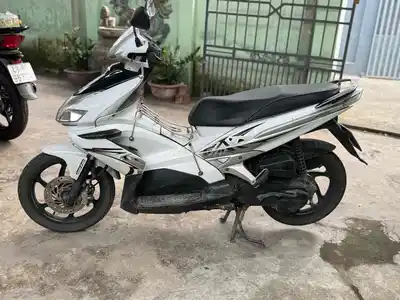 Honda Air Blade 2010 белого цвета