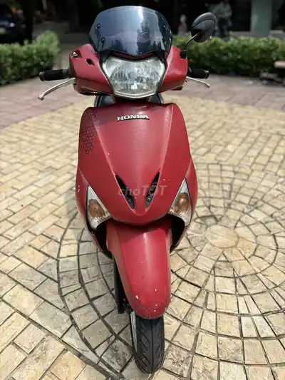 Honda Lead fi, двигатель тихий и мощный