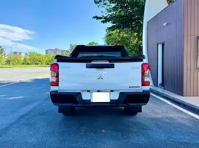Mitsubishi Triton Athlete 2022 белый 60000 км