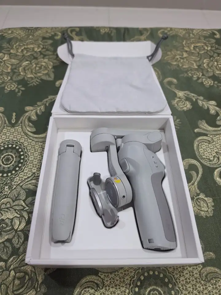 Стабилизатор DJI Osmo Mobile SE