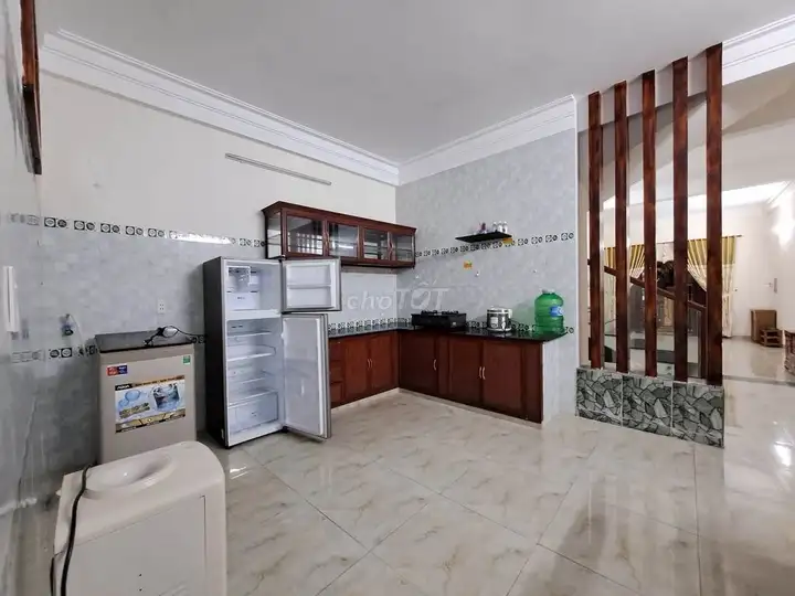 Дом 2 этажа, 3 спальни, 3 санузла, район Мы Ан