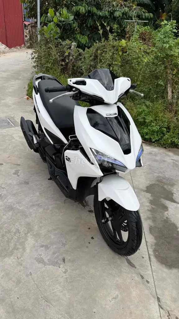 Honda Air Blade 2016 белый черный