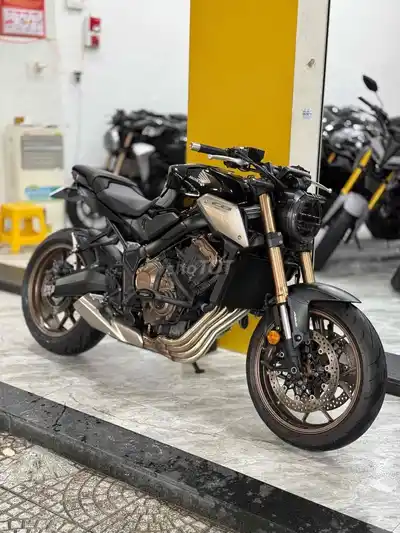Honda CB650R чёрный