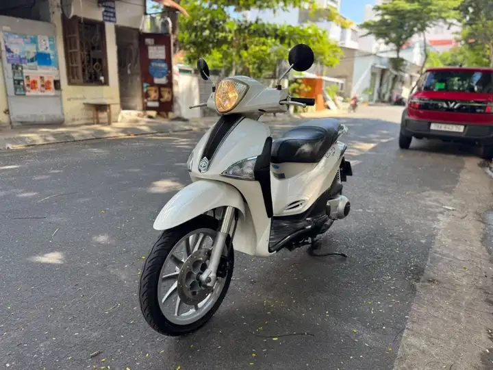 Скутер Piaggio Liberty 125
