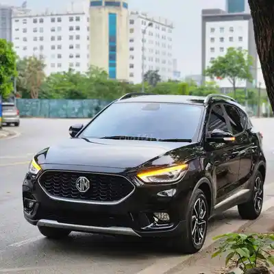 Черный кроссовер MG ZS Lux, 5 мест, автомат