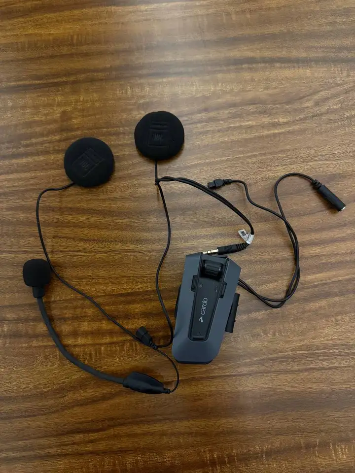 Мотогарнитура Cardo с динамиками JBL