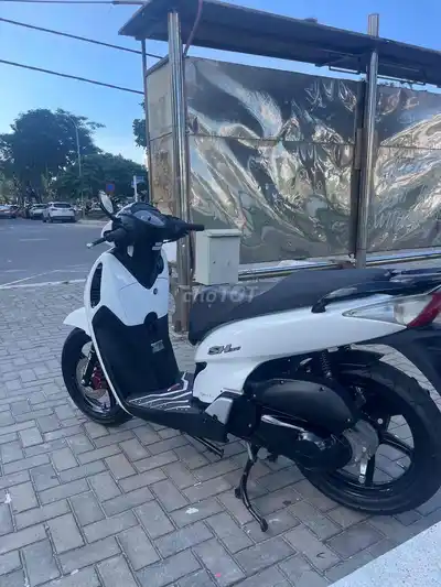 Honda SH 125i итальянской сборки белый