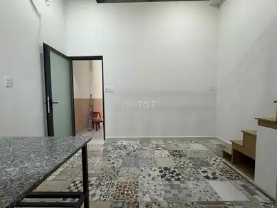 НОВЫЙ ДОМ ПО НИЗКОЙ ЦЕНЕ С КОНДИЦИОНЕРОМ - ХОЛОДИЛЬНИКОМ РЯДОМ THOẠI NGỌC HẦU - LUỸ BÁN BIC