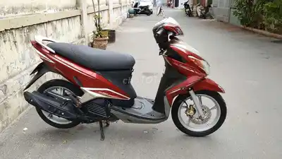 Yamaha Luvias 2023 Красный Скутер