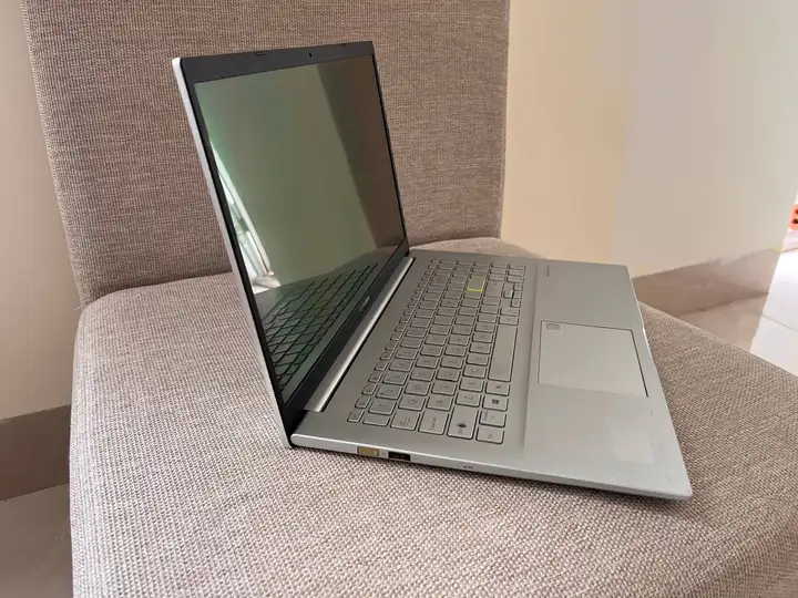 ASUS VivoBook 15 X513EA