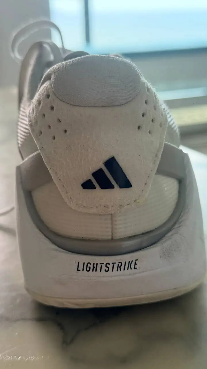 ADIDAS Ubersonic 5