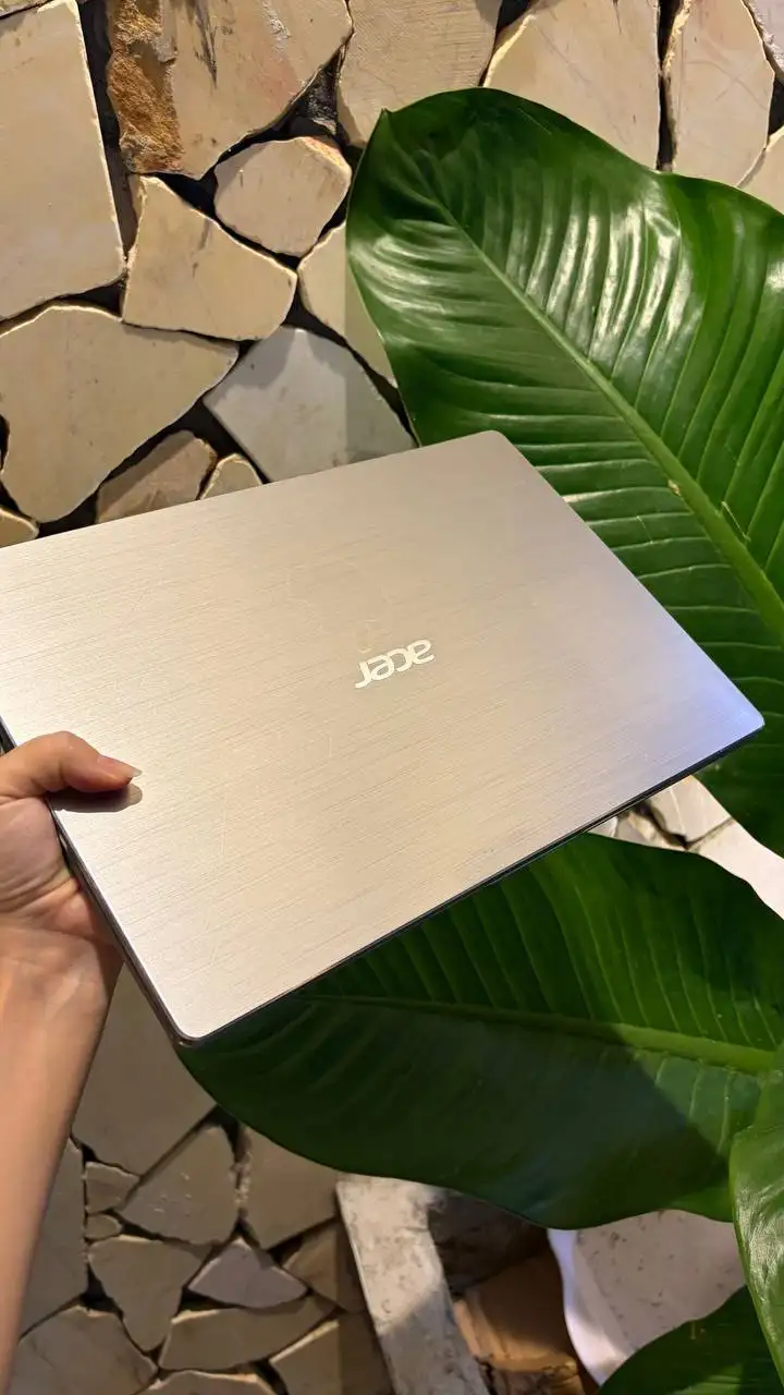 Ультрабук Acer Swift 3, Письменный стол, Блендер Philips, Отпариватель, Коляска для животных