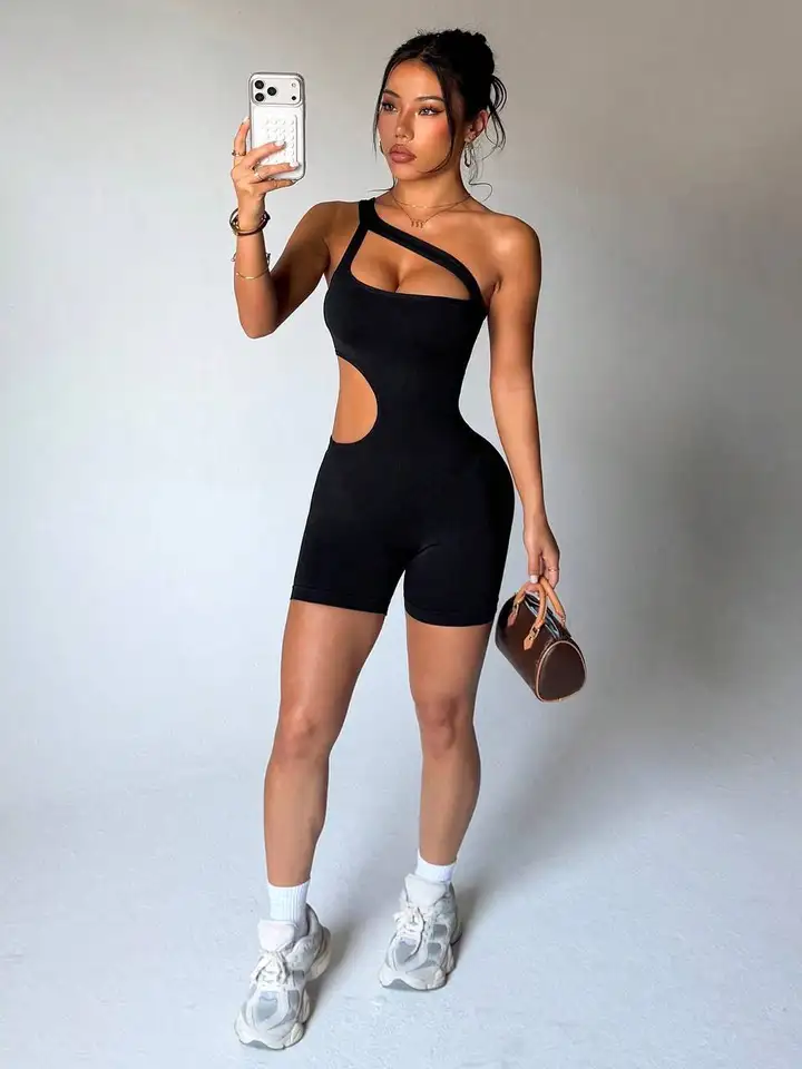 Спортивные комбинезоны (ромперы)