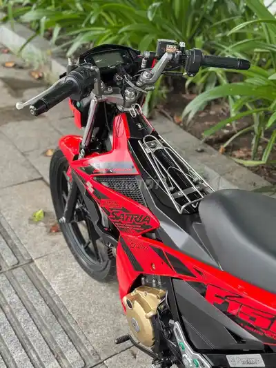 Satria 150 Fi 2019 Красно-Черный Индонезия с гос.номером
