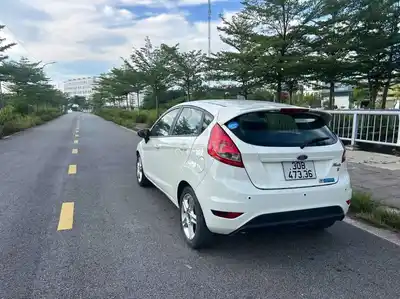 Ford Fiesta, белый, автомат, 5 мест