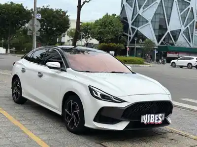 MG MG5 Роскошь 2022 Белая