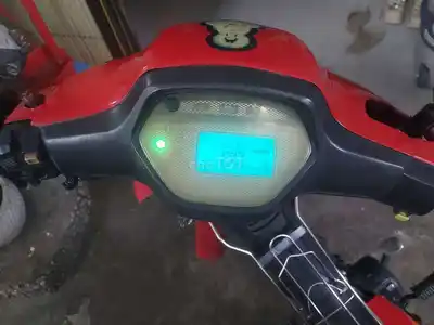 Красный Honda Wave Nhỏ на бензине