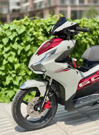 Honda Air Blade 160 2025, серо-красный