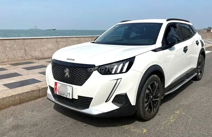 Peugeot 2008 GTline 2021 белый 42000 км