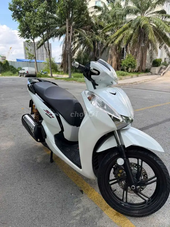 Honda SH 300i White Sporty