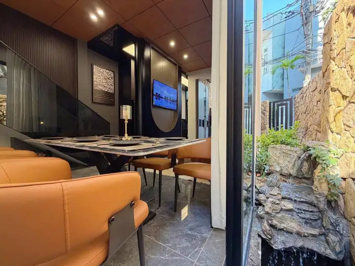Дом 3 этажа, 3 спальни, 4 WC, 52 м²