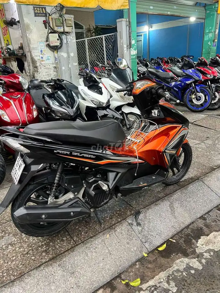 Honda Air Blade 2014 оранжево-черный