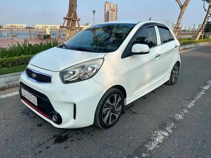 Kia Morning Si AT 2017 Белый 76000 км Кожаный салон