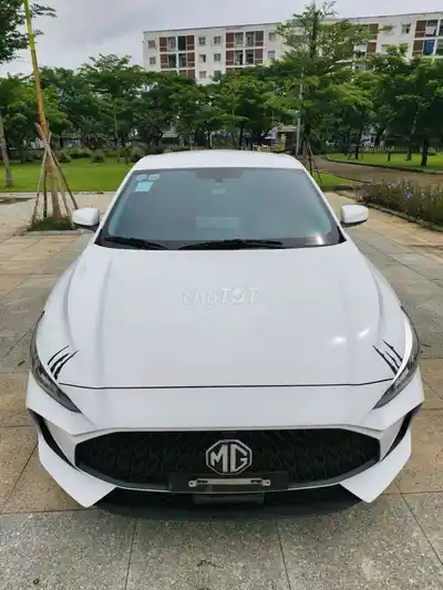 MG MG5 std 2024 белый 39.000 км