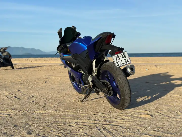 Yamaha R15 2020