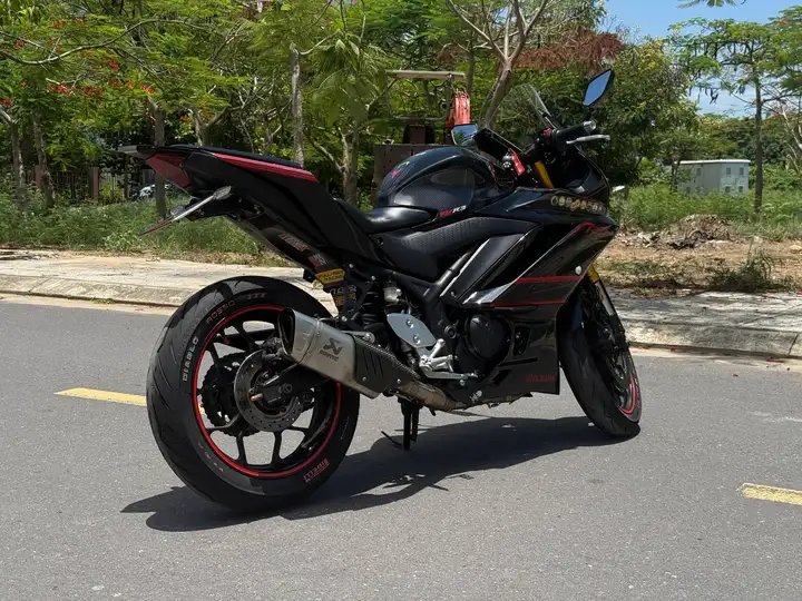 Yamaha R3 2023