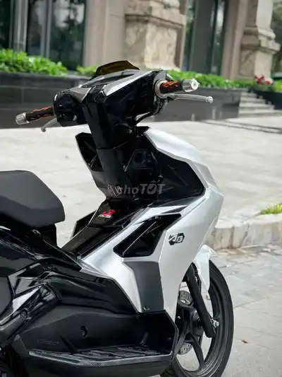 Air Blade 150 ABS 2022 серебристо-чёрный, красивый номер