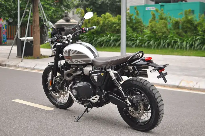 Triumph Scrambler 1200X 2024, серебристый, 11000 км
