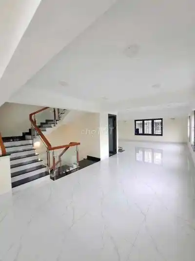 Видлла Бинь Лой, 10х20м, 3 этажа