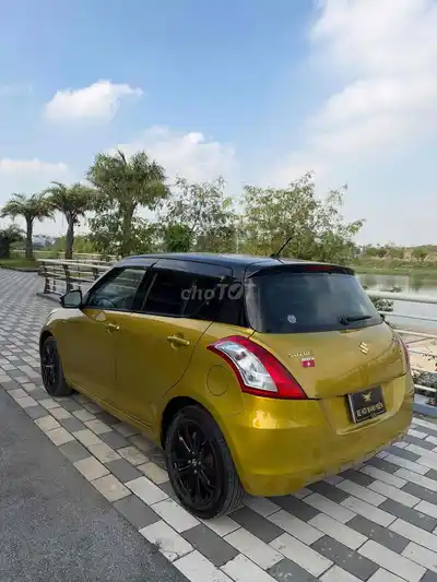 Suzuki Swift 2016 RS 90 000 км Жёлто-лимонный