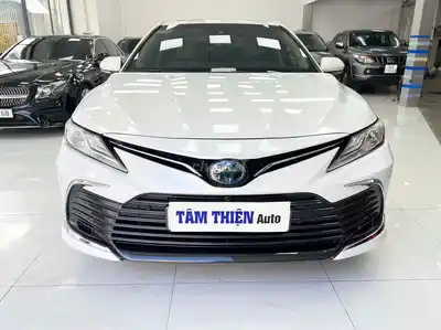 Toyota Camry 2.5 HEV Белая 2022 Гибрид Таиланд